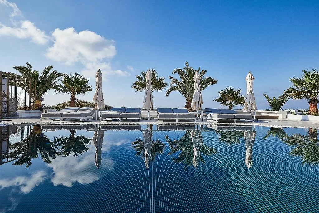 Pool, Petri Suites, Santorini
