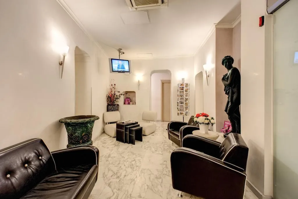Lobby, Le Petit, Rome