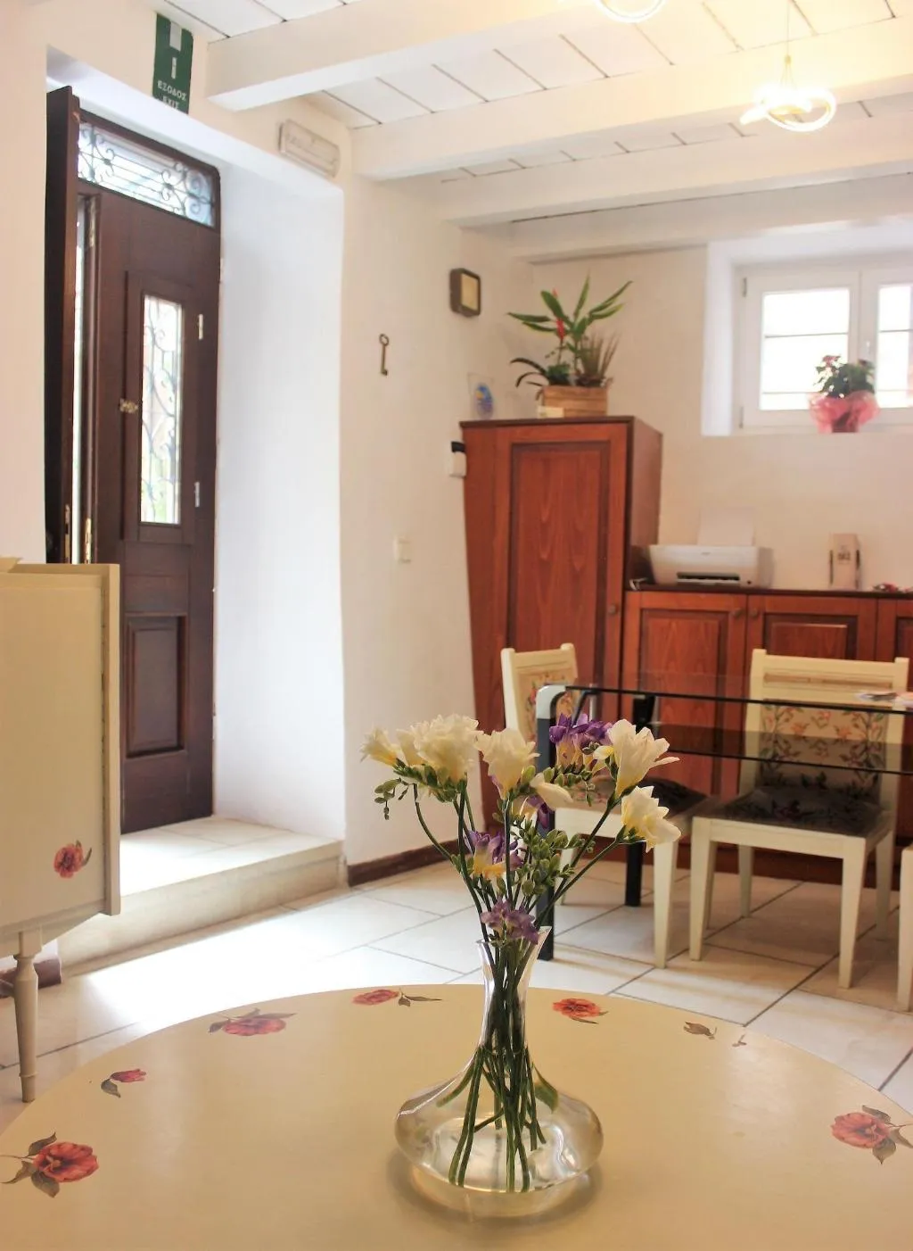 Lobby, Bozzali, Crete