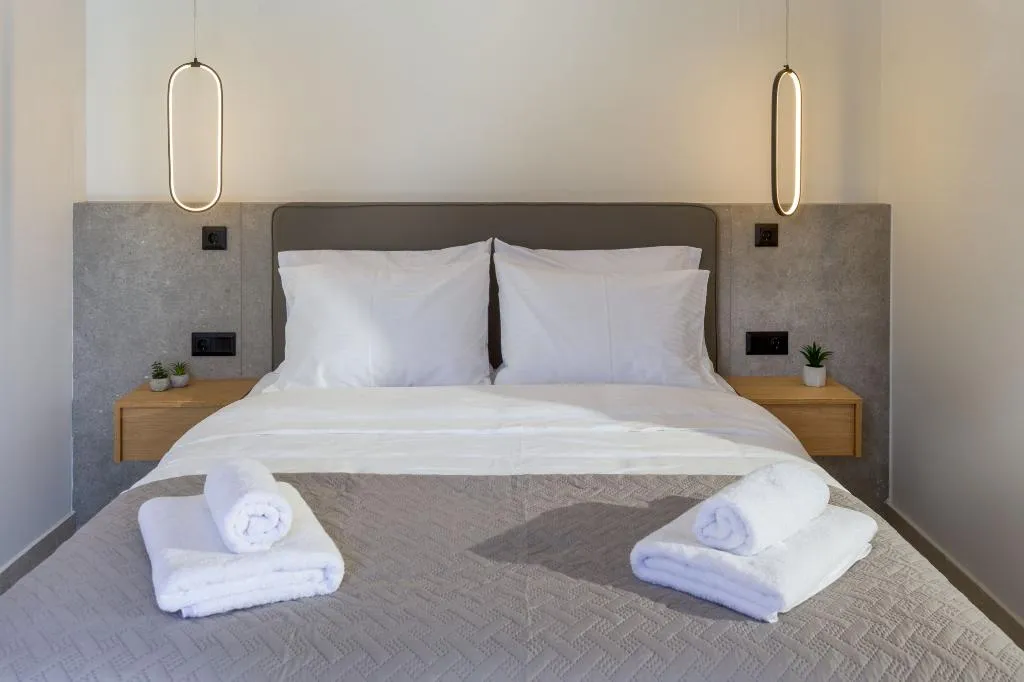 SUITE DELUXE WITH PRIVATE POOL Room, John Mary Apartments Gouves, Crete