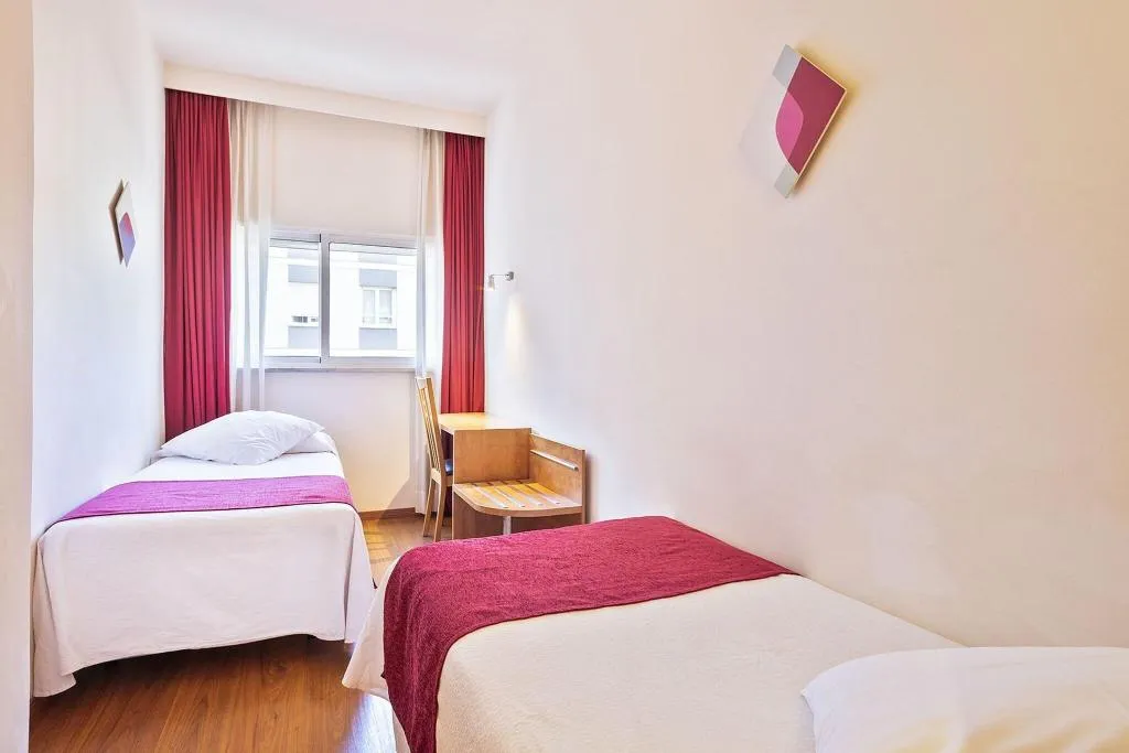 QUADRUPLE STANDARD Room, Acta Antibes, Barcelona