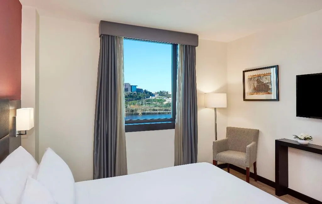 DOUBLE RIVER VIEW Room, NH Coimbra Dona Inês, Porto