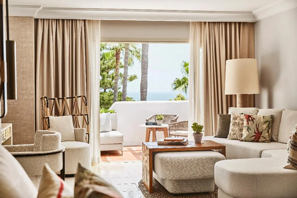 JUNIOR SUITE GRAND Room, Puente Romano Beach Resort and Spa, Costa Del Sol