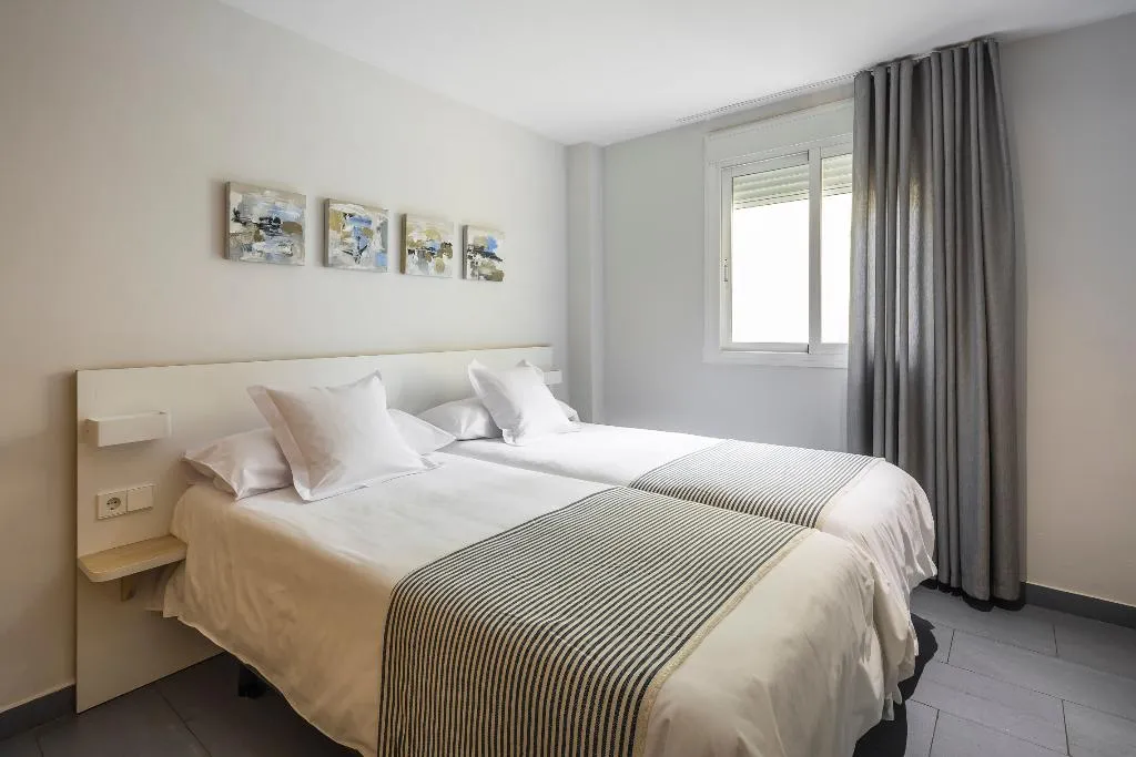 APARTMENT ONE BEDROOM Room, Mon Suites Carmen, Valencia