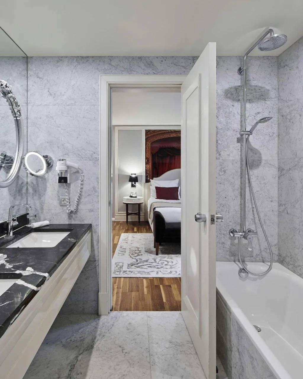 Room, Titanic Gendarmenmarkt Berlin, Berlin
