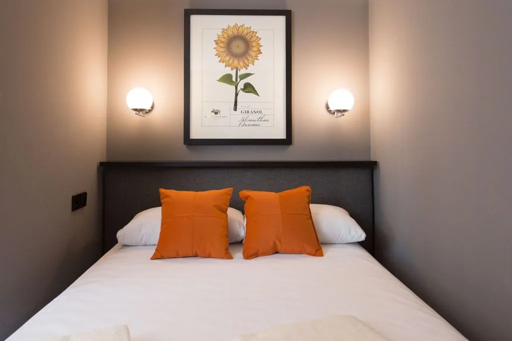 SINGLE STANDARD Room, Malcom and Barret, Valencia