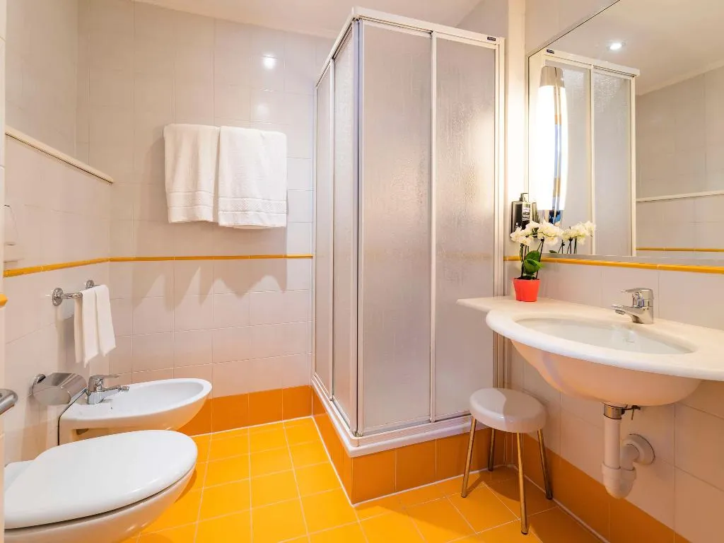 SINGLE STANDARD Room, Ibis Styles Napoli Garibaldi, Naples