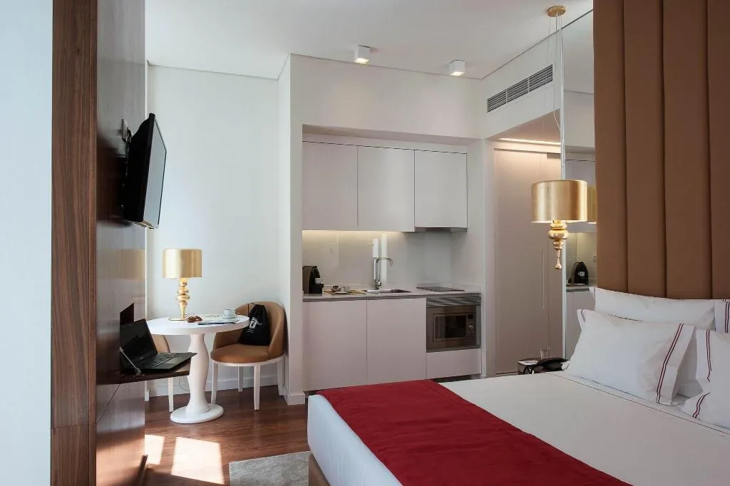 FAMILY ROOM QUEEN SIZE BED Room, The 7 Hotel, Lisbon
