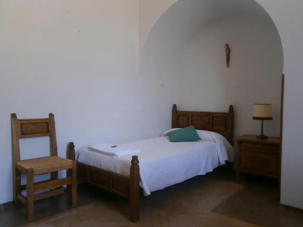 SINGLE WITH SHARED BATHROOM Room, Hospederia Santa Cruz, Madrid