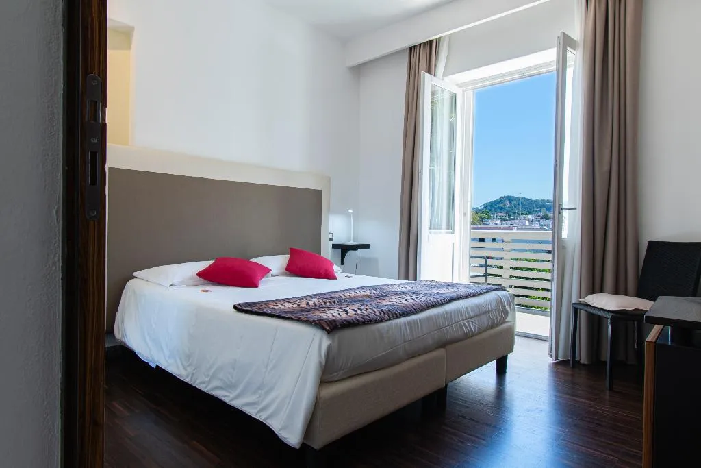 DOUBLE SUPERIOR Room, Marina 10 Boutique & Design Hotel, Naples