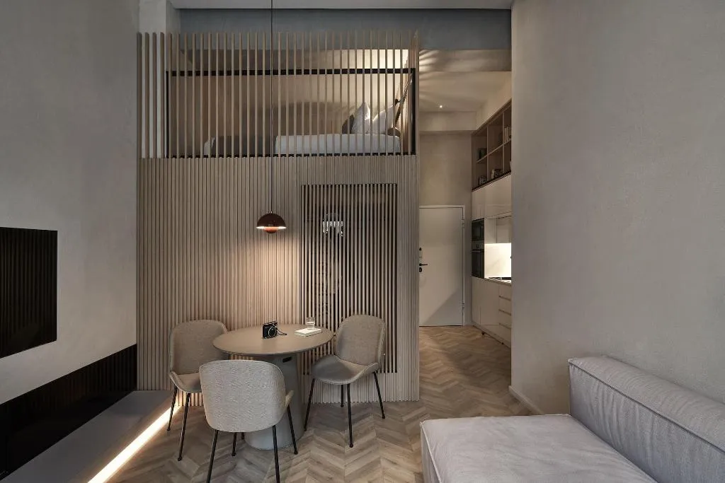 Room, Newel Psychiko, Athens