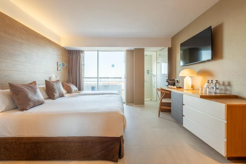 TRIPLE DELUXE Room, Leonardo Boutique Hotel Port Portals - Adults only, Majorca