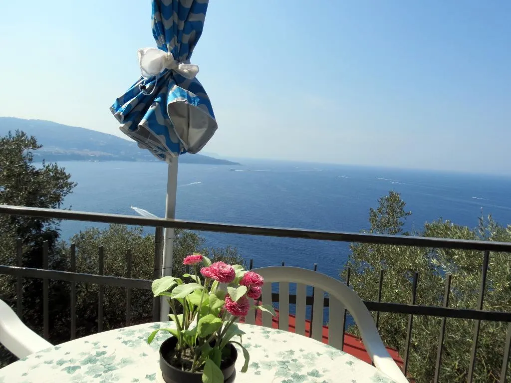 CHALET SEA VIEW CAPACITY 2 Room, Baia Serena, Naples