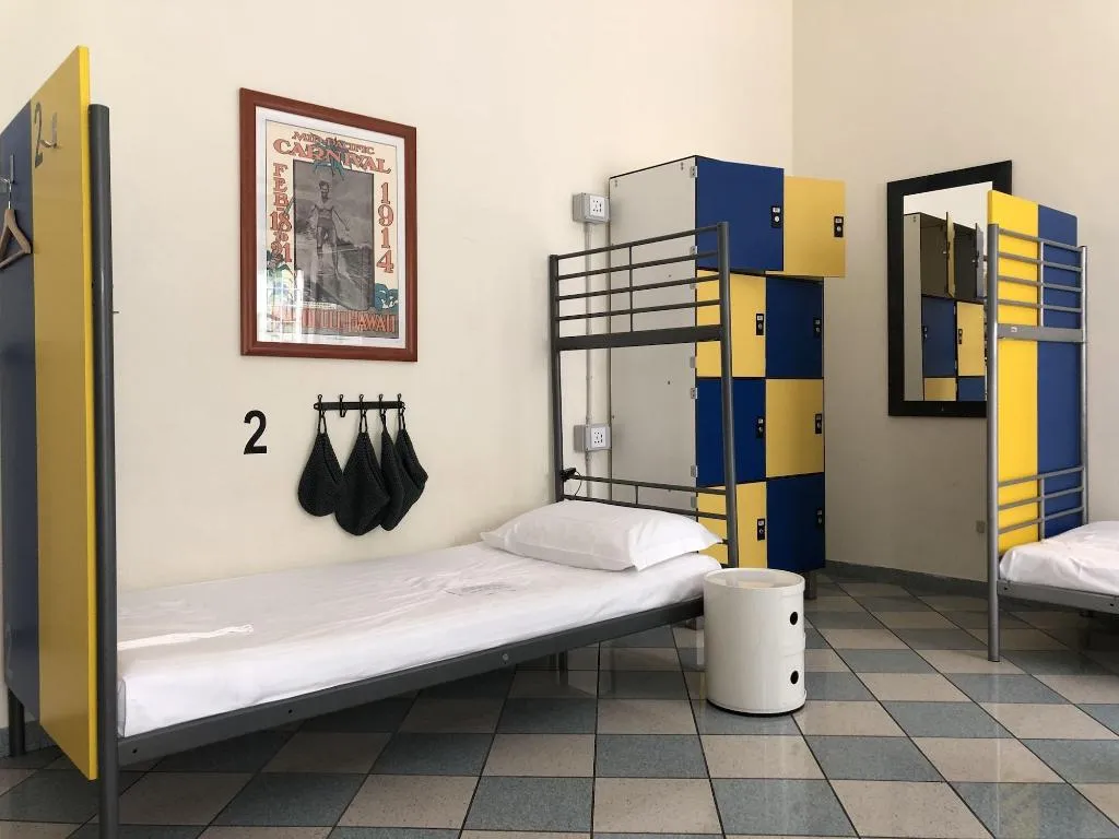 Room, The Beehive, Naples