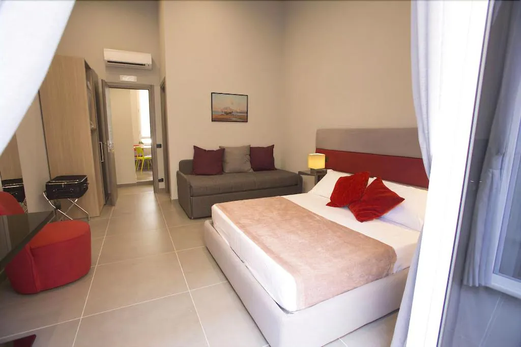 Room, Core Napoli, Naples