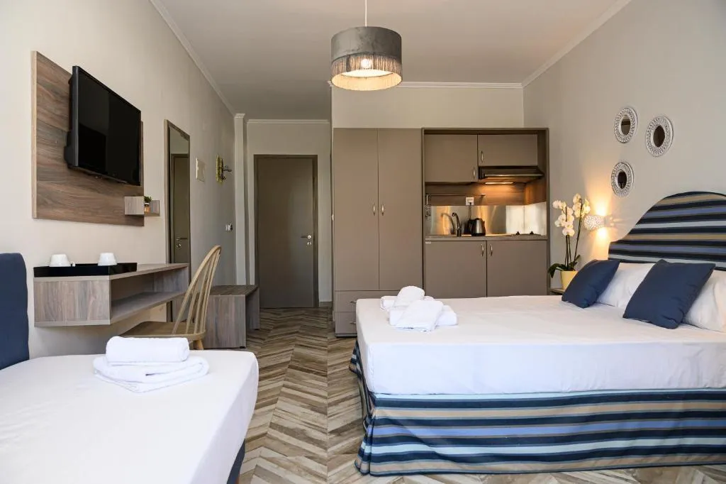 TRIPLE CLASSIC Room, Parthenon Art Executive Wing, Thessaloniki
