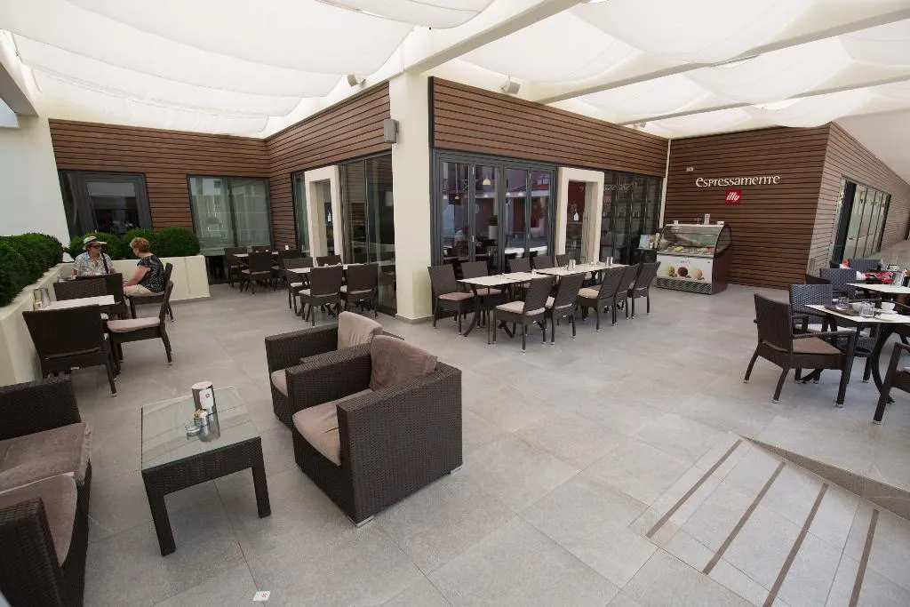 Bar, Park Plaza Verudela Resort, Istria