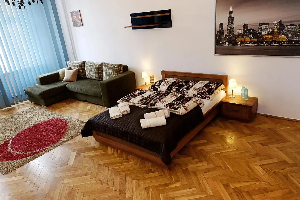 STUDIO CAPACITY 4 Room, P&J Tourist Apartments, Krakow