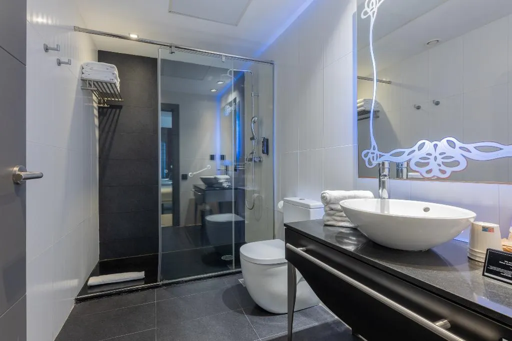 TRIPLE STANDARD Room, Hotel Ciutadella Barcelona, Barcelona