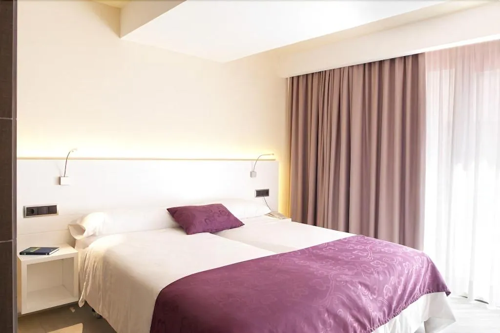 Room, La Terrassa, Costa Brava