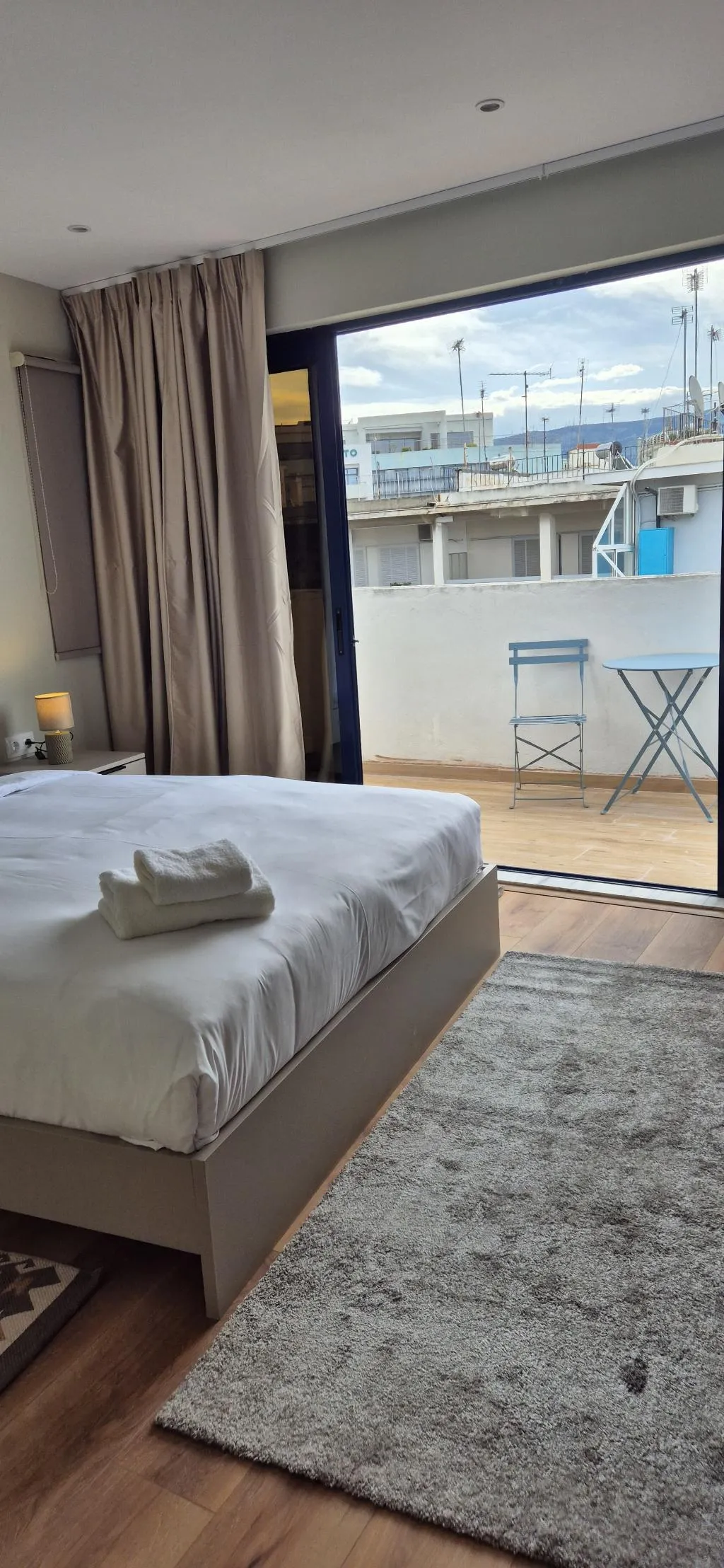 SUITE DELUXE ONE BED Room, Figleaf Kypseli, Athens