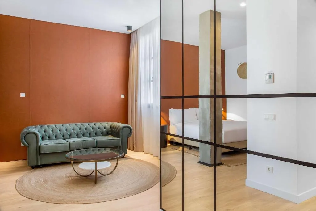 DOUBLE SUPERIOR KING BED Room, Atocha Hotel Madrid, Tapestry Collection by Hilton, Madrid