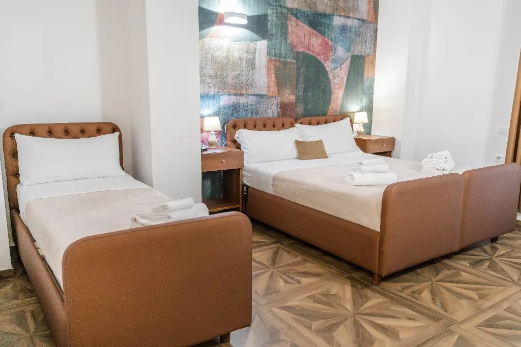 TRIPLE CLASSIC Room, Kairos Hotel, Naples