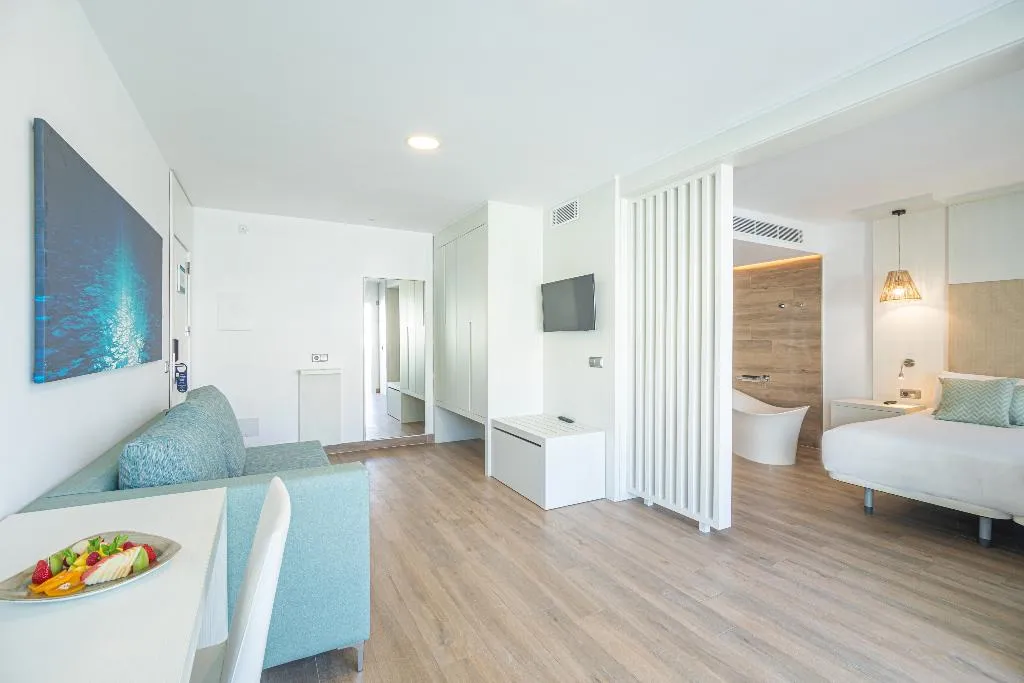 JUNIOR SUITE POOL VIEW Room, MarSenses Puerto Pollensa Hotel and Spa, Majorca