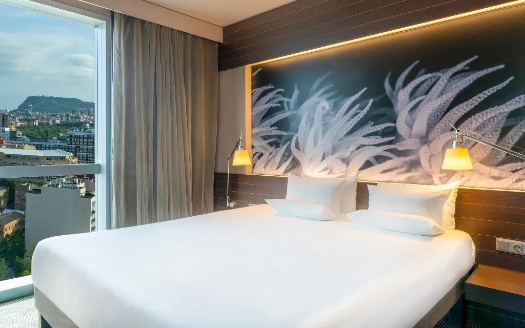 SUITE SUPERIOR QUEEN BED Room, Novotel Barcelona City, Barcelona