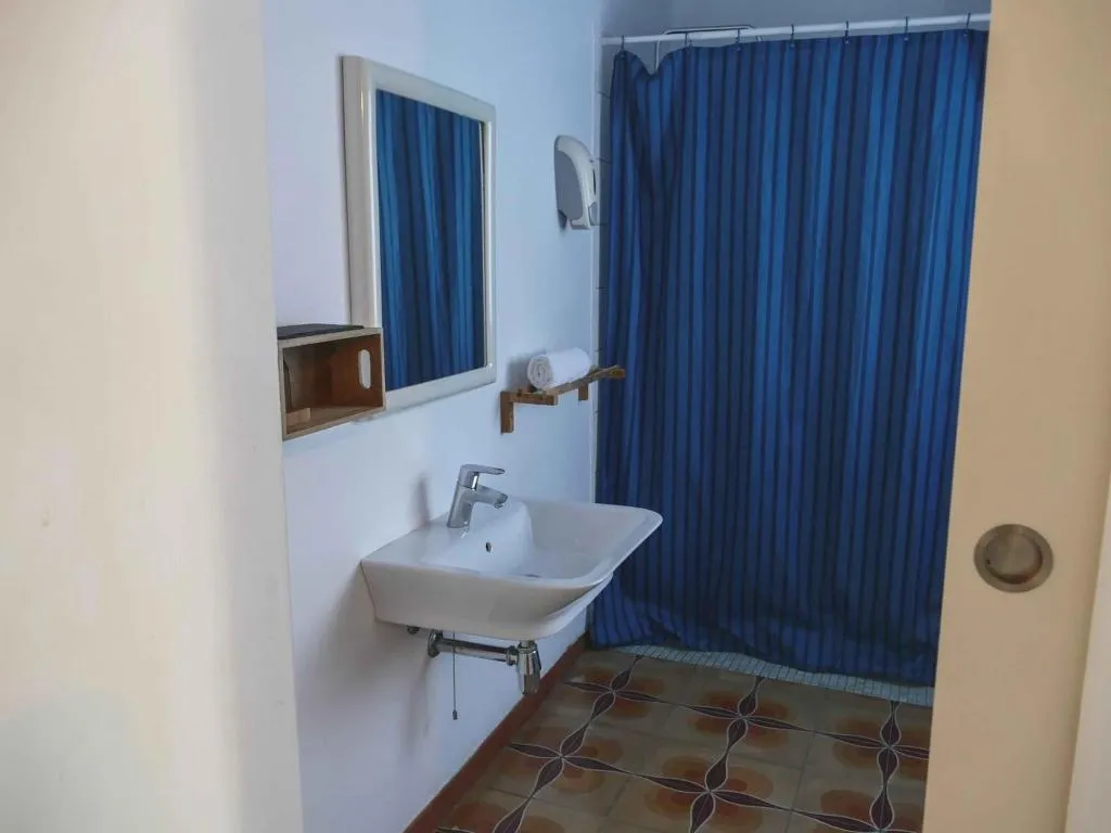 Room, Hostal Cling 43, Costa Dorada
