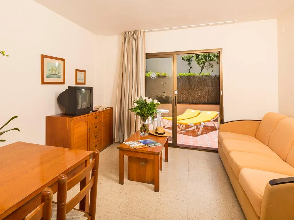 APARTMENT CAPACITY 4 ONE BEDROOM Room, Gem Wellness & Spa, Costa Brava