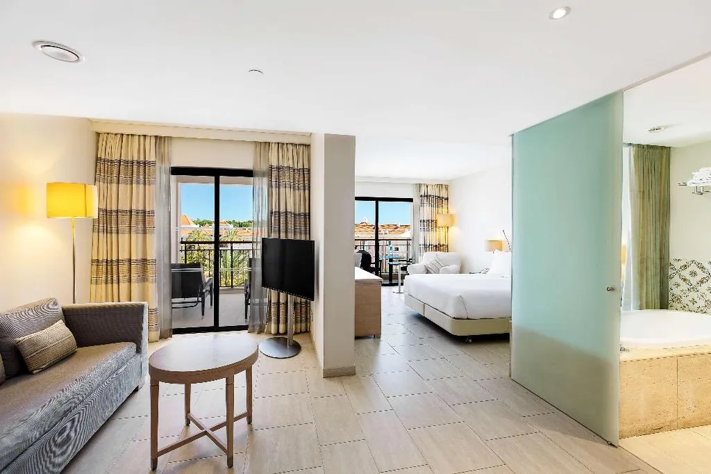 DOUBLE DELUXE Room, Hilton Vilamoura As Cascatas Golf Resort & Spa, Algarve