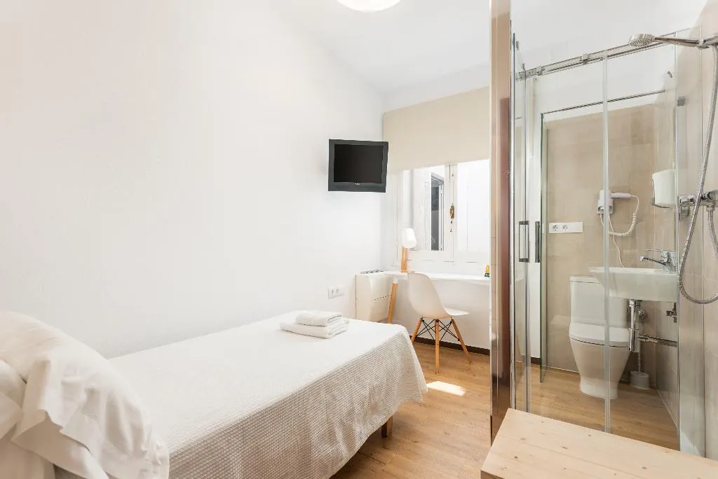 SINGLE STANDARD Room, Hostal JUME - URBAN ROOMS, Menorca