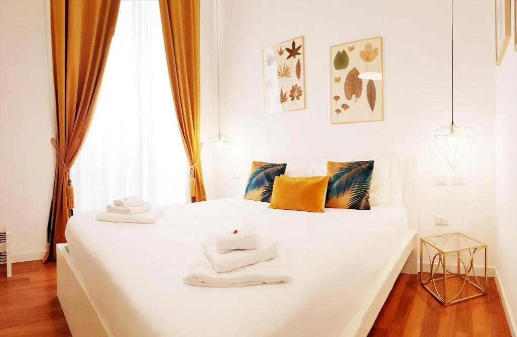 Room, Napoli Tree - Lungomare, Naples