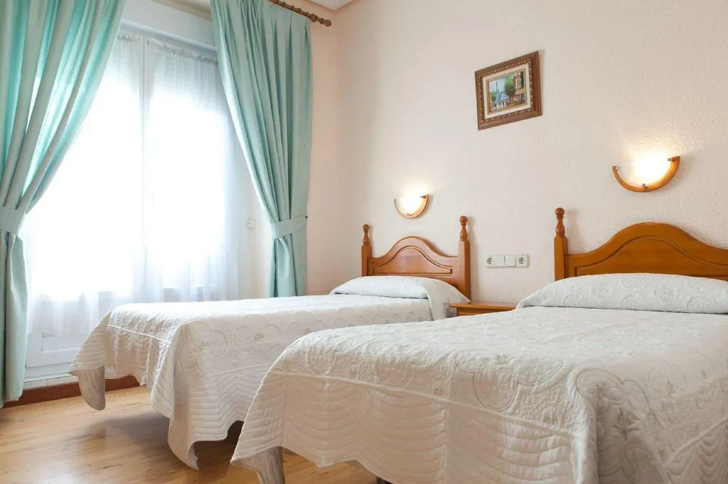 Room, Hostal Zamora, Madrid