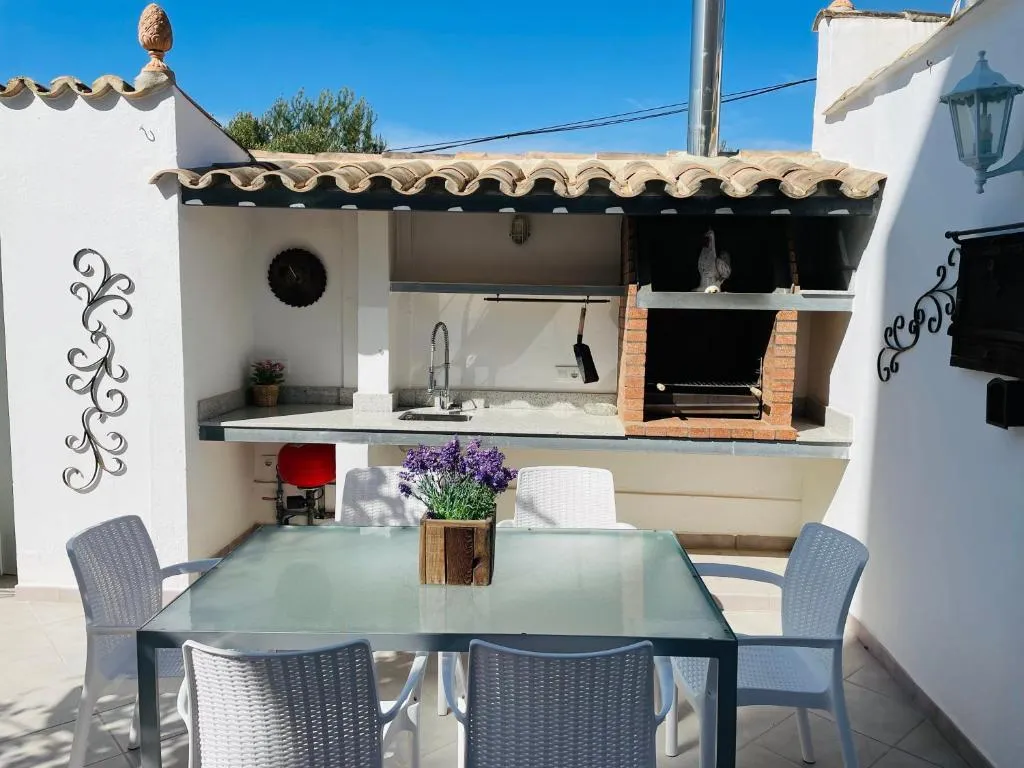 HOUSE TWO BEDROOMS WITH AIR CONDITIONING Room, Torre Playa, Majorca