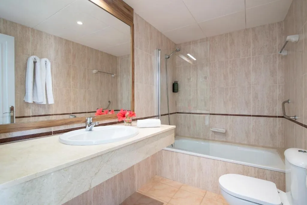 APARTMENT ONE BEDROOM Room, Pierre & Vacances Menorca Cala Blanes, Menorca