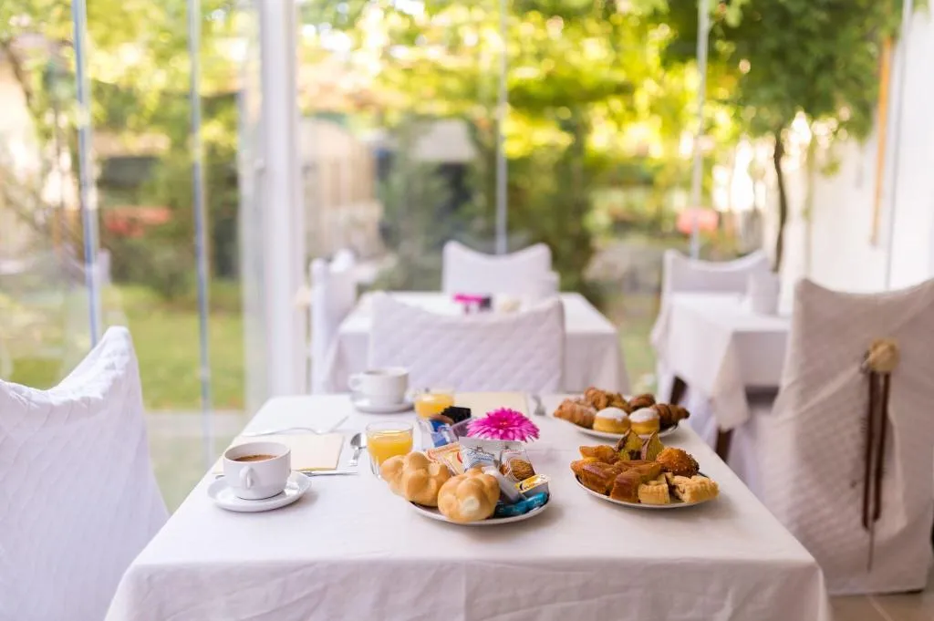 Sports and Entertainment, Hotel Cavallino Bianco, Venice