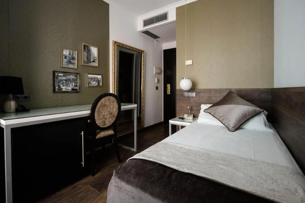 SINGLE BASIC Room, Moderno, Barcelona