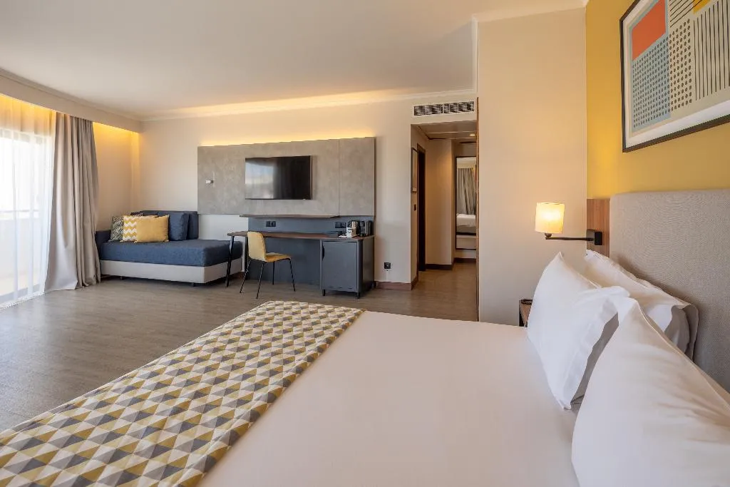 DOUBLE PREMIUM Room, Holiday Inn Algarve Albufeira, an IHG Hotel, Algarve