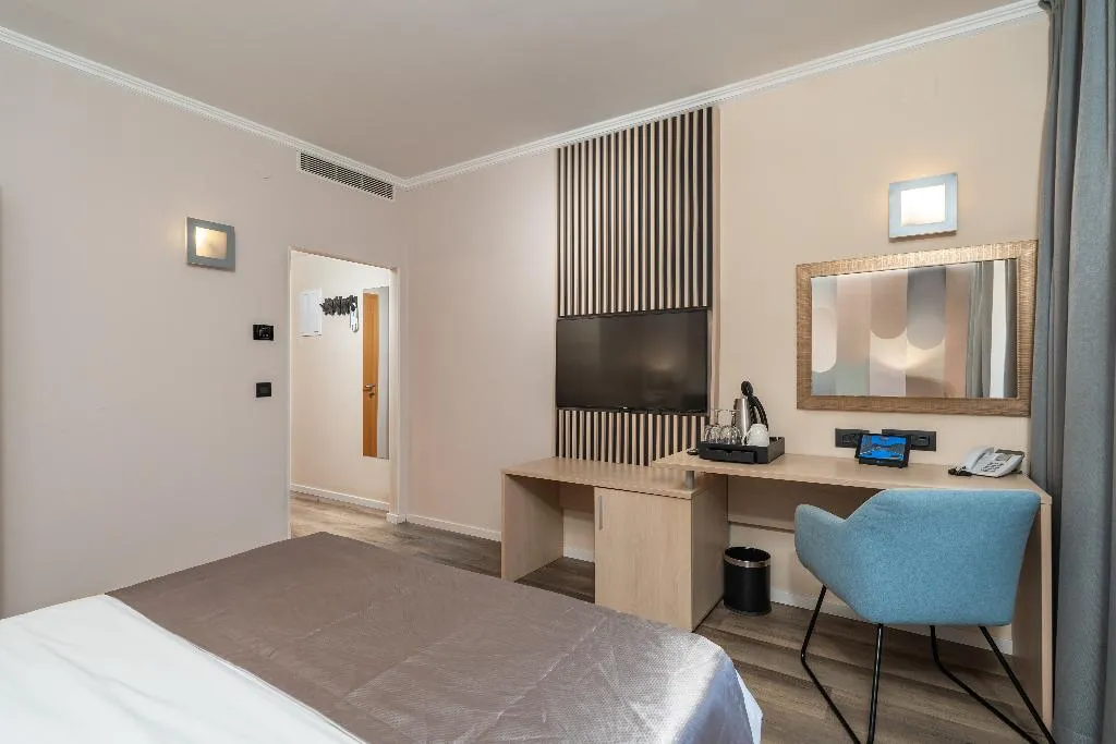 DOUBLE STANDARD Room, Berkeley, Dubrovnik
