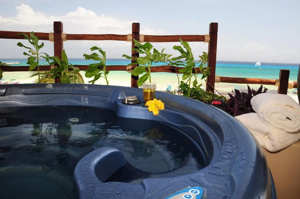 Room PREMIUM OCEAN VIEW Room, El Taj Ocean Front and Beachside Condo Hotel, Playa Del Carmen