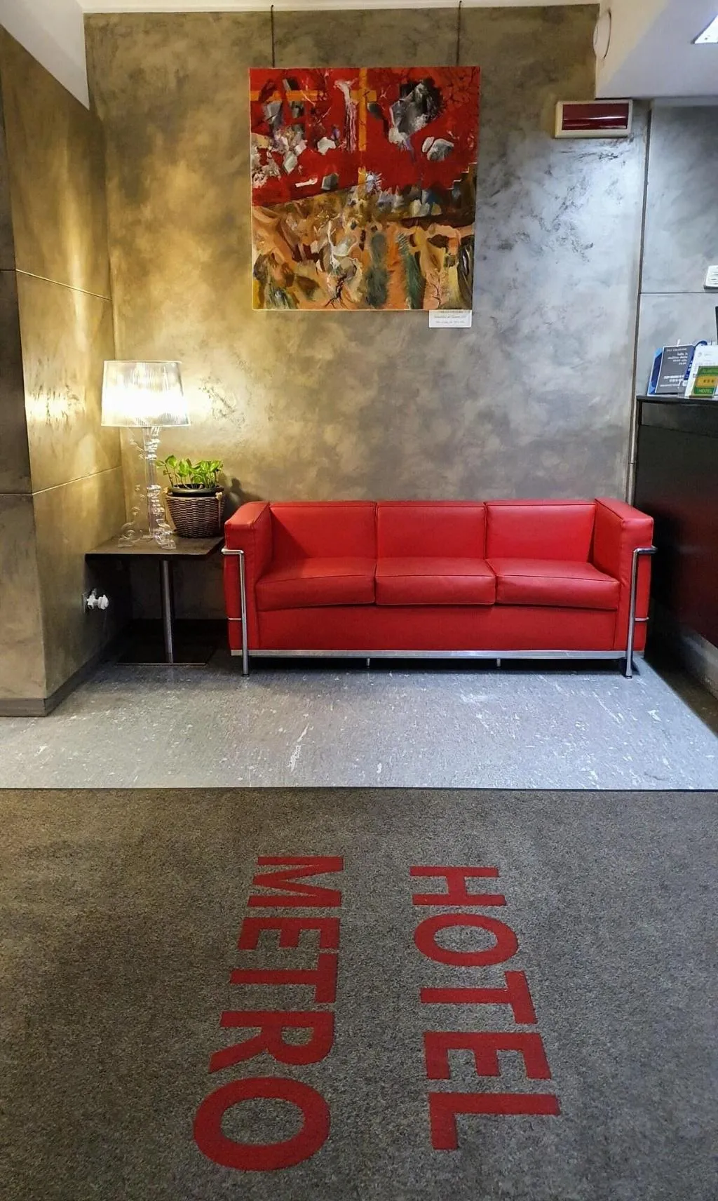 Lobby, Metro, Milan