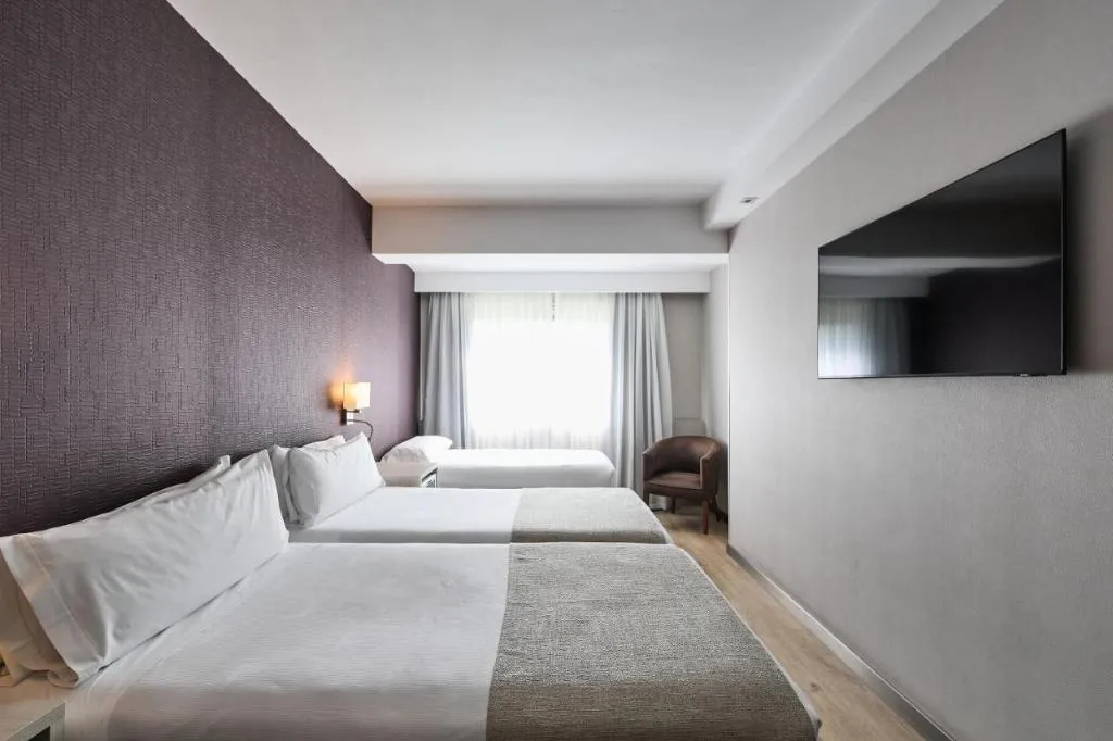TRIPLE STANDARD Room, Catalonia Atenas, Barcelona