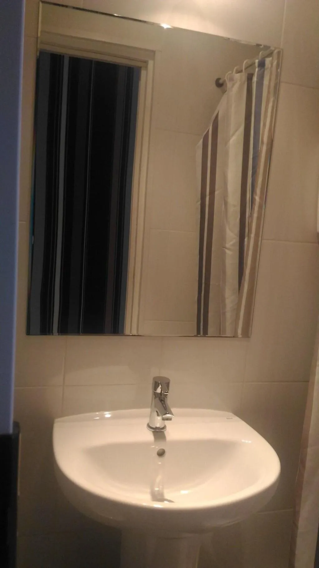 Room, Hostal Alaska, Madrid