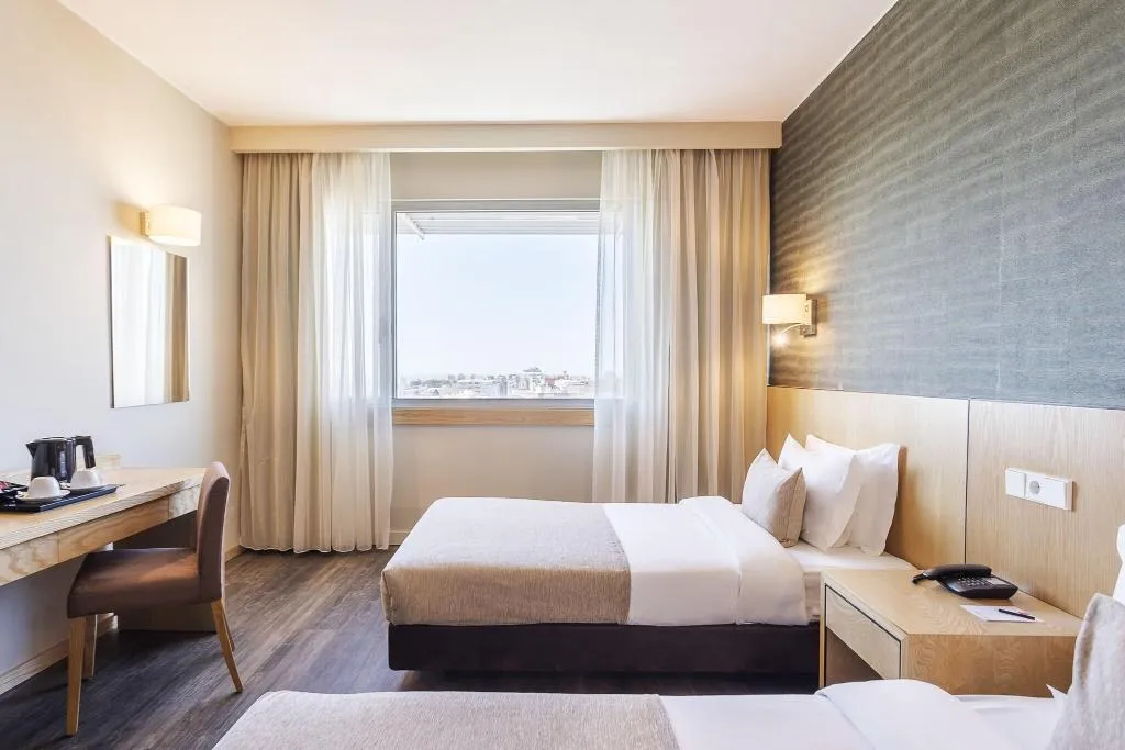 Double or Twin TWO BEDS Room, HF Ipanema Porto, Porto