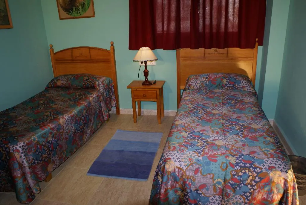 APARTMENT CAPACITY 6 TWO BEDROOMS Room, Hamilton Court, Menorca