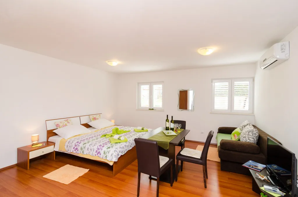 STUDIO WITH TERRACE Room, Apartments Ira, Dubrovnik