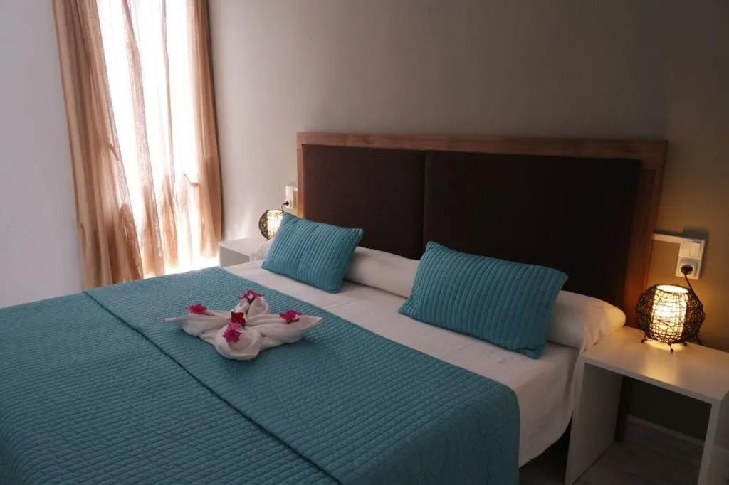 Room, Es Nautico Suites, Majorca