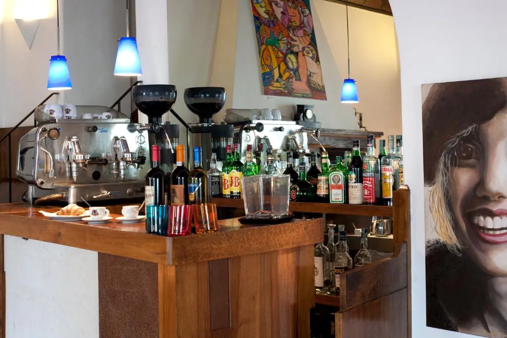 Bar, Charleston, Perugia